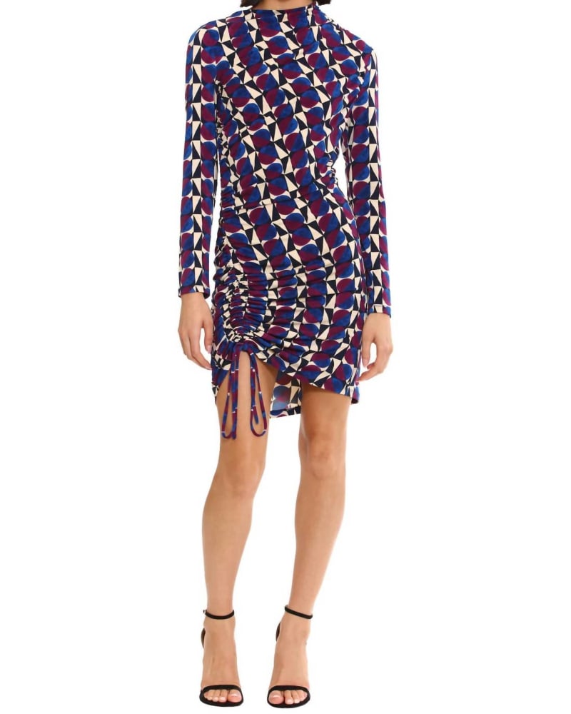 Front of a model wearing a size 10 For Maggy London Juna Geo Print In Cream Multi in Cream Multi by Donna Morgan. | dia_product_style_image_id:346910